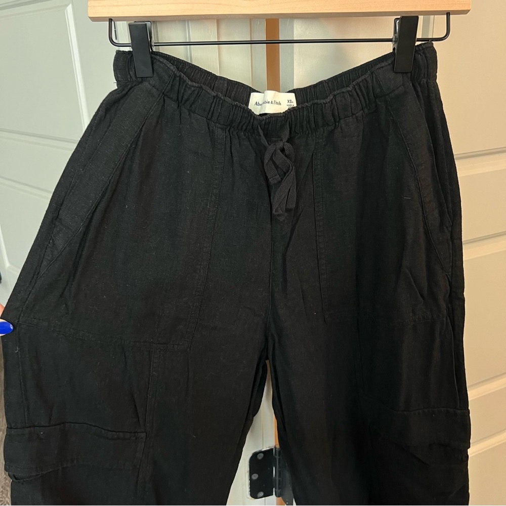 Abercrombie & Fitch Linen-Blend Pull-On Cargo Pant - Picture 7 of 11